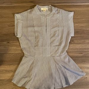 Monteau Los Angeles v neck striped top